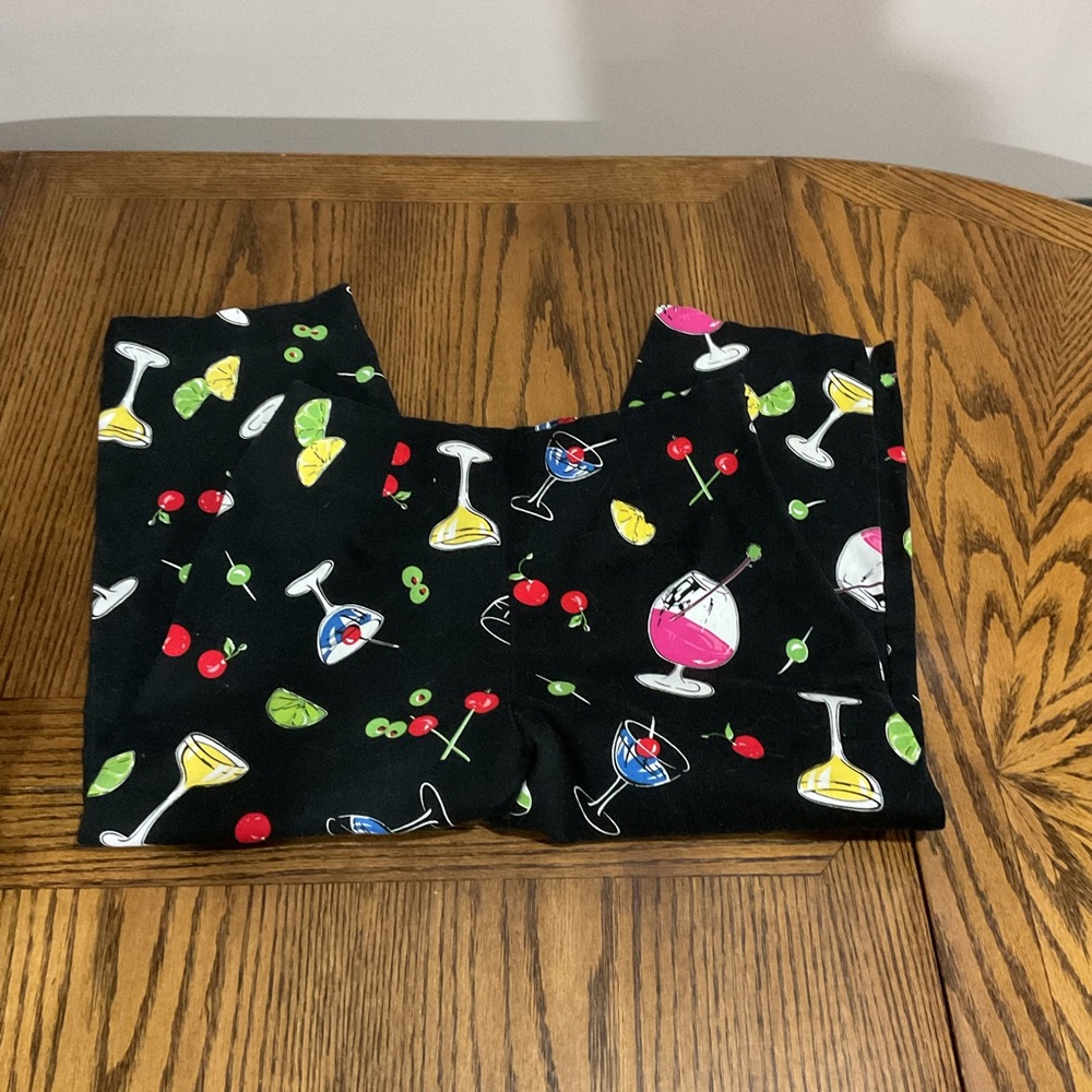 Briggs New York High Waist Black and Red Shorts